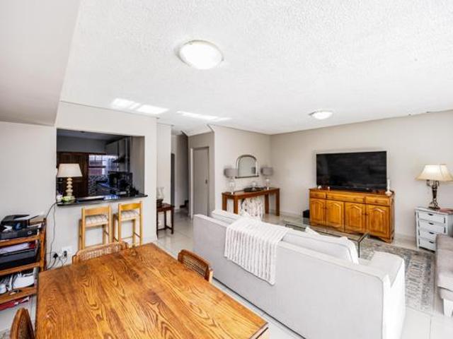 3 Bedroom Townhouse in Beacon Bay