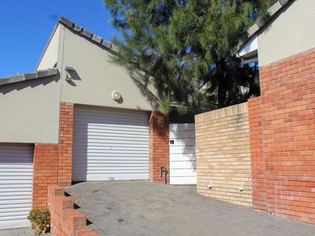 3 Bedroom Townhouse in Beacon Bay