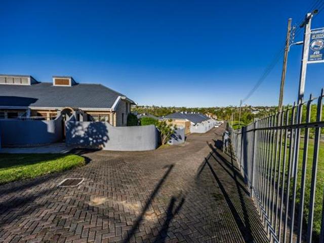 3 Bedroom Townhouse in Beacon Bay