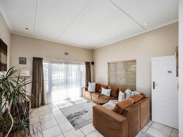 3 Bedroom Townhouse in Beacon Bay