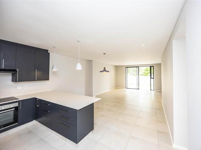 3 Bedroom Townhouse in Beacon Bay