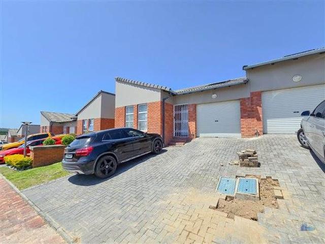 3 Bedroom Townhouse in Beacon Bay