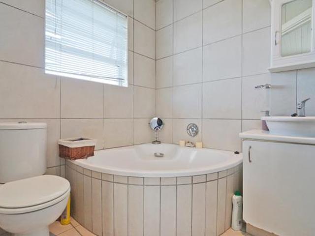 3 Bedroom Townhouse in Beacon Bay