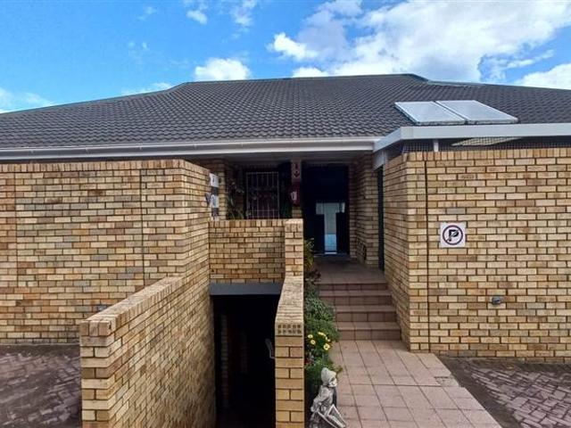 3 Bedroom Townhouse in Beacon Bay