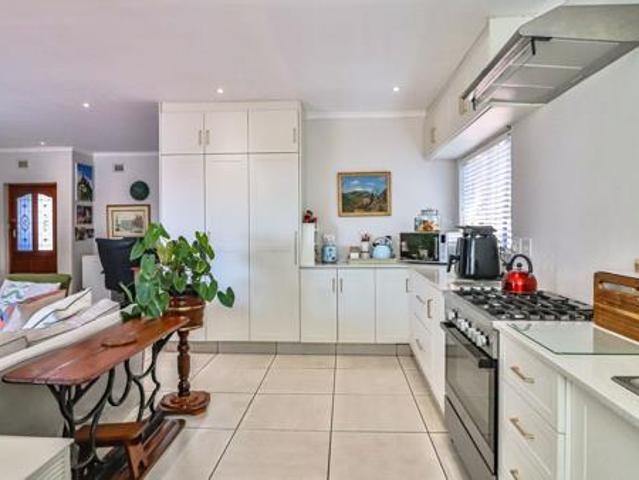 3 Bedroom Townhouse in Bellevue