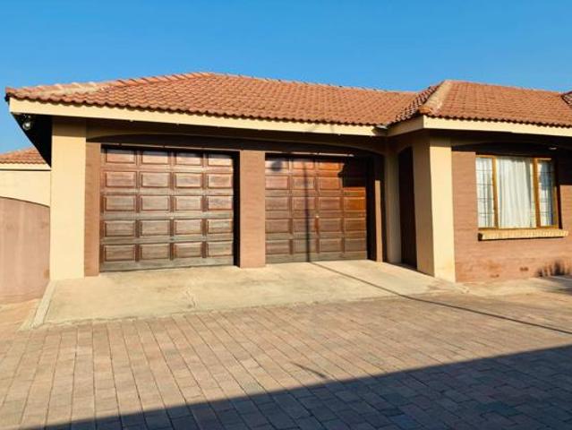 3 Bedroom Townhouse in Bendor