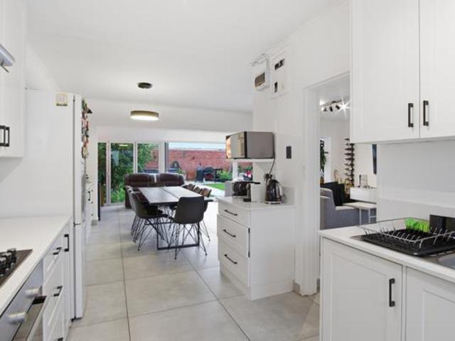 3 Bedroom Townhouse in Bergvliet