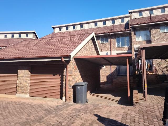 3 Bedroom Townhouse in Bergbron