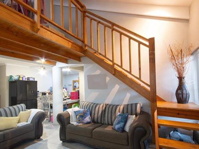 3 Bedroom Townhouse in Bergsig