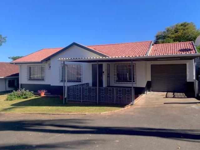 3 Bedroom Townhouse in Bisley
