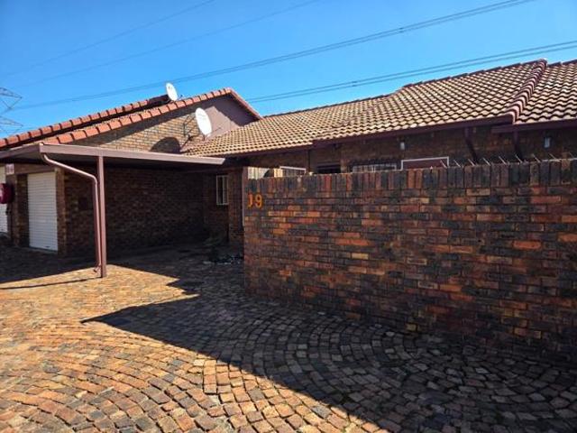 3 Bedroom Townhouse in Birch Acres