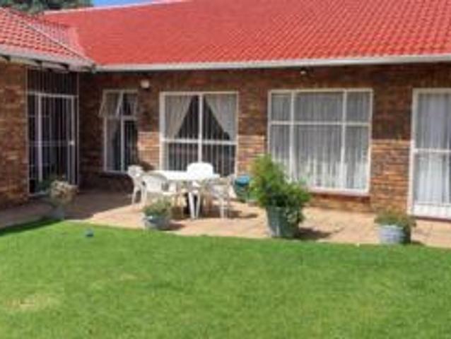 3 bedroom townhouse in birchleigh