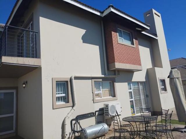 3 Bedroom Townhouse in Bloemfontein Outlying