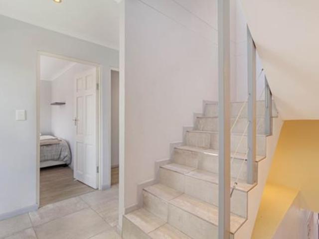 3 Bedroom Townhouse in Bloubergstrand