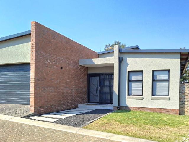 3 Bedroom Townhouse in Blue Hills