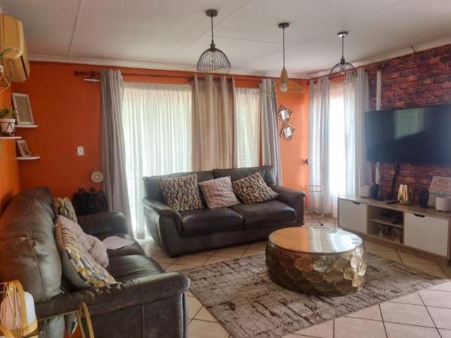 3 Bedroom Townhouse in Brits Central