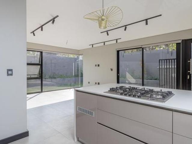 3 Bedroom Townhouse in Bryanston