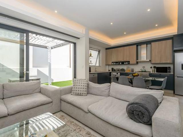3 Bedroom Townhouse in Bryanston