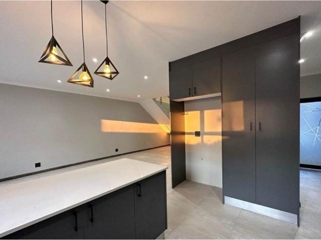 3 Bedroom Townhouse in Bryanston