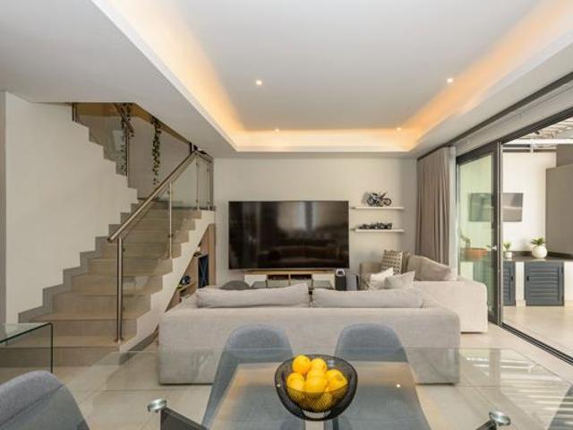 3 Bedroom Townhouse in Bryanston