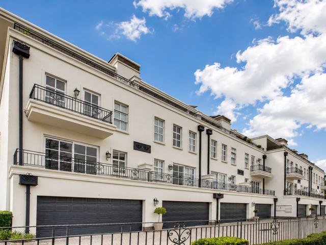 3 Bedroom Townhouse in Bryanston