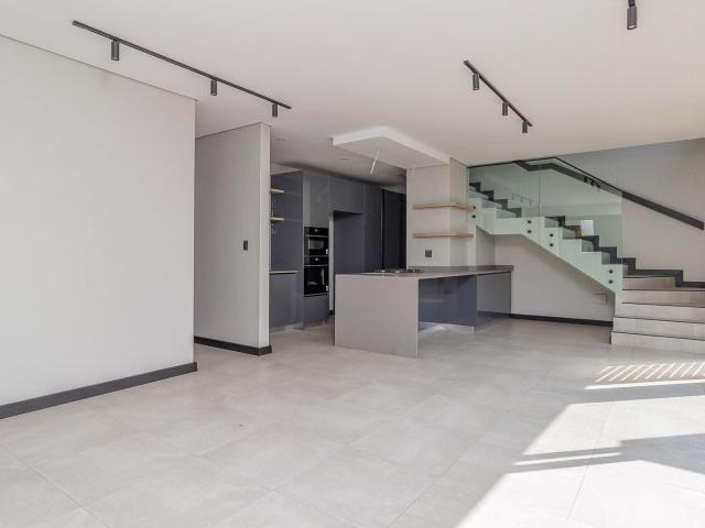 3 Bedroom Townhouse in Bryanston