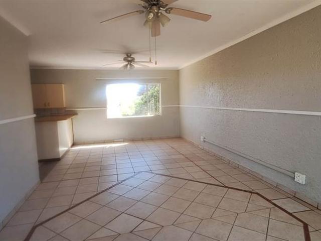 3 Bedroom Townhouse in Camelot