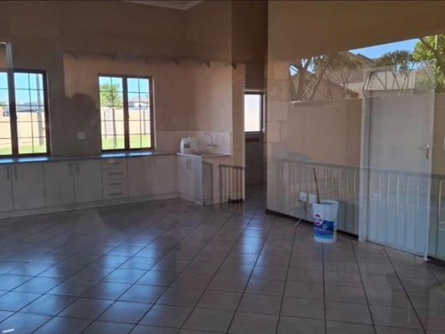 3 Bedroom Townhouse in Carlswald North Estate