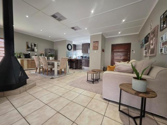 3 Bedroom Townhouse in Carters Glen