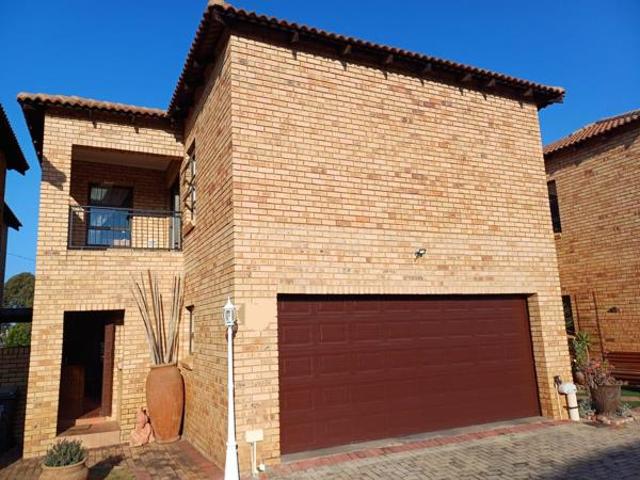 3 Bedroom Townhouse in Chancliff Ridge
