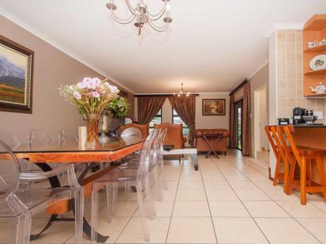 3 Bedroom Townhouse in Chancliff Ridge