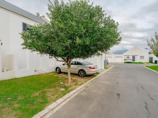3 Bedroom Townhouse in Cloetesville
