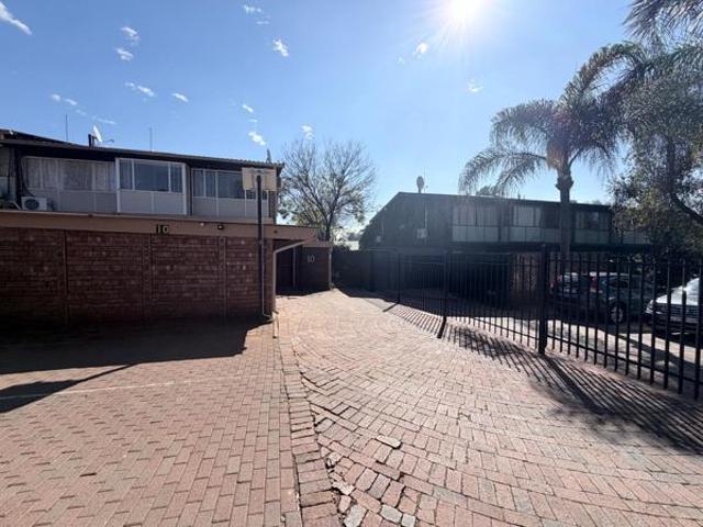 3 Bedroom Townhouse in Clubview