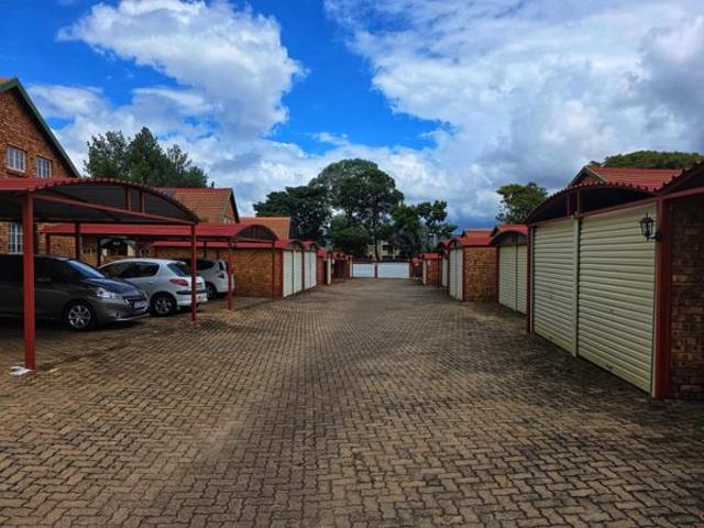 3 Bedroom Townhouse in Clubview