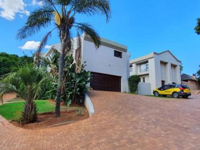 3 Bedroom Townhouse in Constantia Kloof