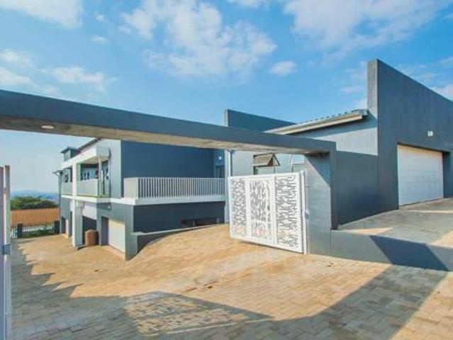 3 Bedroom Townhouse in Constantia Kloof