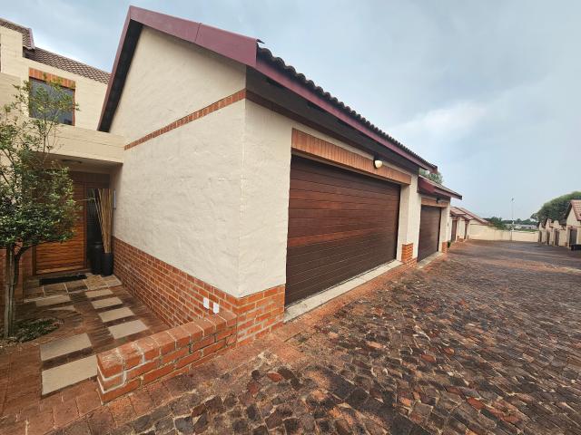 3 Bedroom Townhouse in Country View