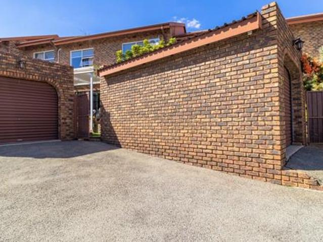 3 Bedroom Townhouse in Croydon