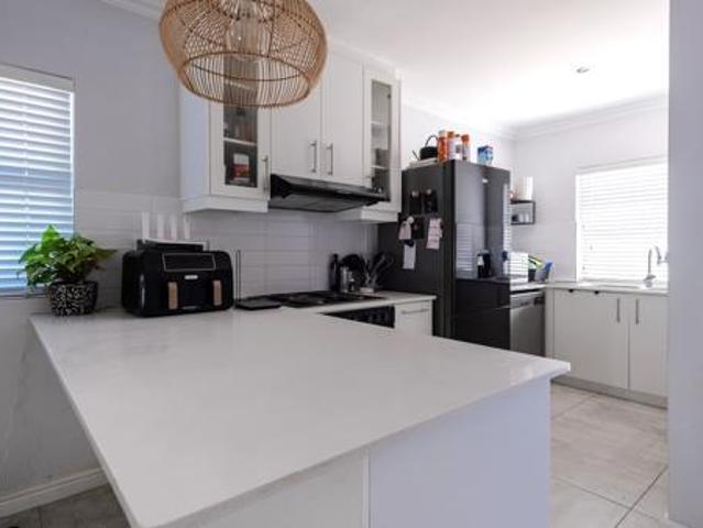 3 Bedroom Townhouse in Durbanville Central
