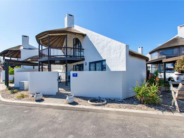 3 Bedroom Townhouse in Dwarskersbos