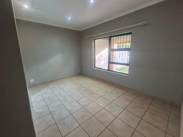 3 Bedroom Townhouse in Derdepoort