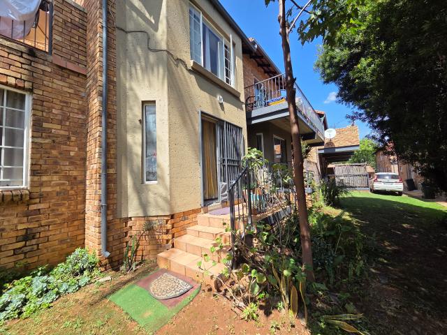 3 Bedroom Townhouse in Die Wilgers