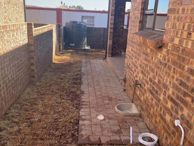 3 Bedroom Townhouse in Die Heuwel