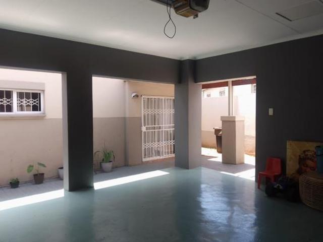 3 Bedroom Townhouse in Die Heuwel