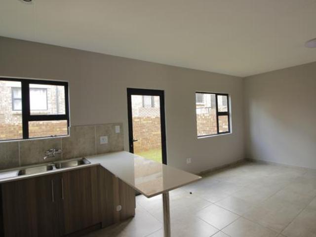 3 Bedroom Townhouse in Die Heuwel Ext 4