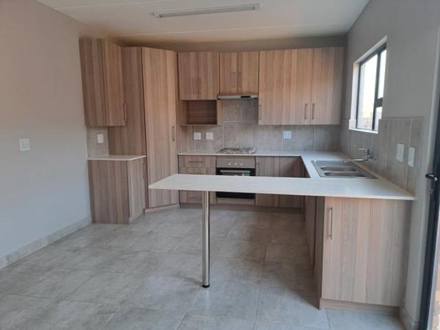 3 Bedroom Townhouse in Die Heuwel