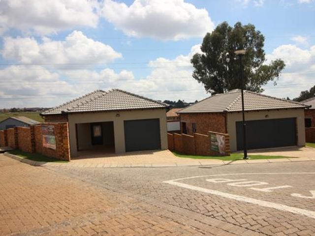 3 Bedroom Townhouse in Die Heuwel