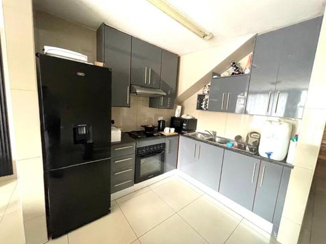 3 Bedroom Townhouse in Die Heuwel