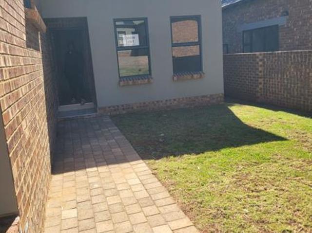 3 Bedroom Townhouse in Die Heuwel