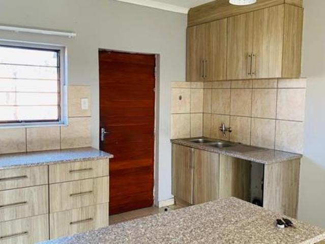 3 Bedroom Townhouse in Die Heuwel